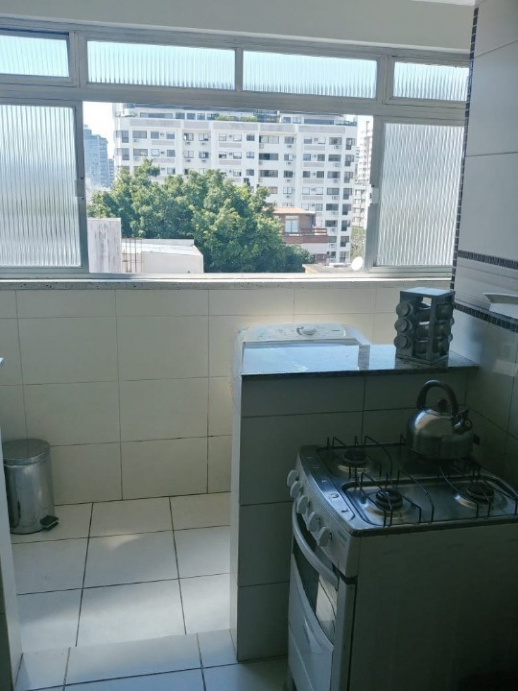 Apartamento mobiliado, 3 dormitórios Mont Serrat 31 Imagem 9
