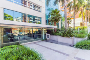 Apartamento 4 Suítes, 4 Vagas no Petrópolis 305m² 9 2