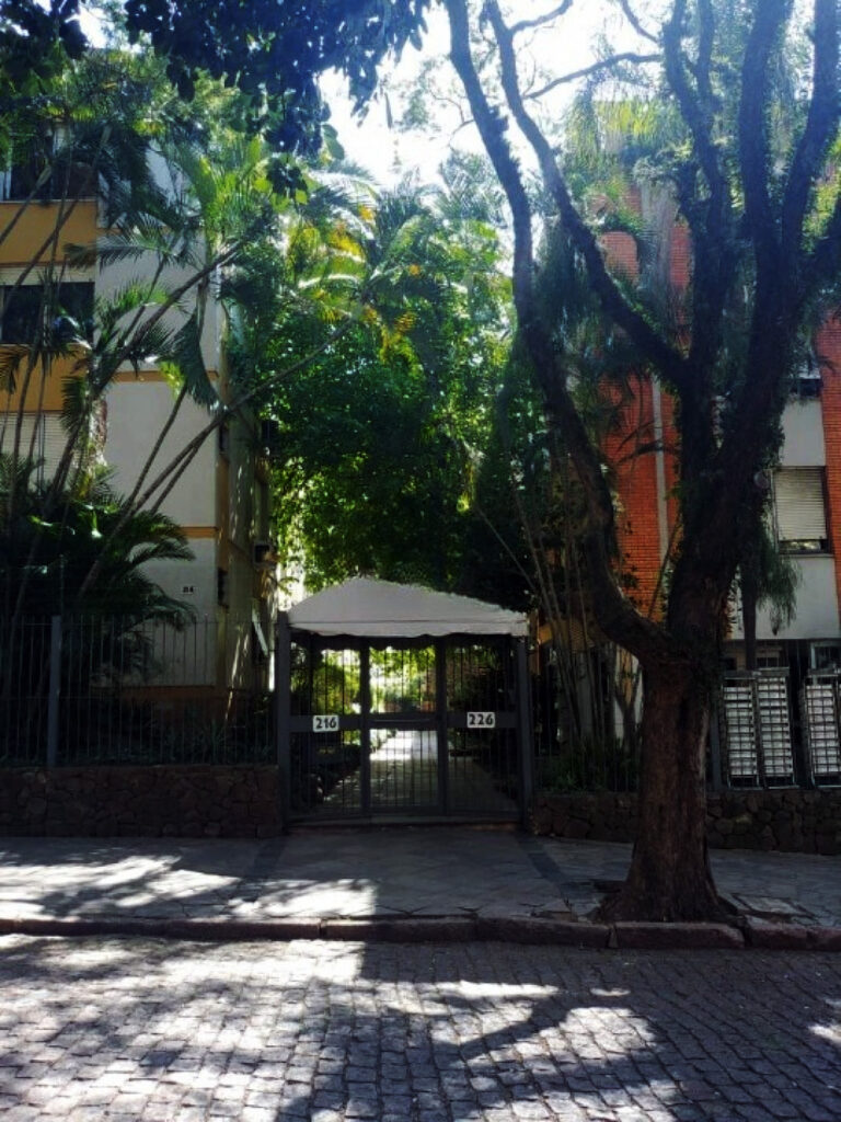 Apartamento mobiliado, 3 dormitórios Mont Serrat 9 sala12